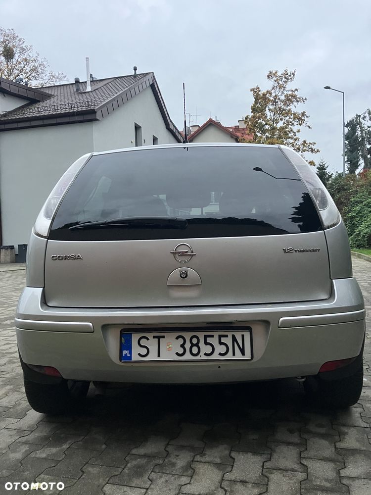 Opel Corsa 1.2 16V Cosmo - 4