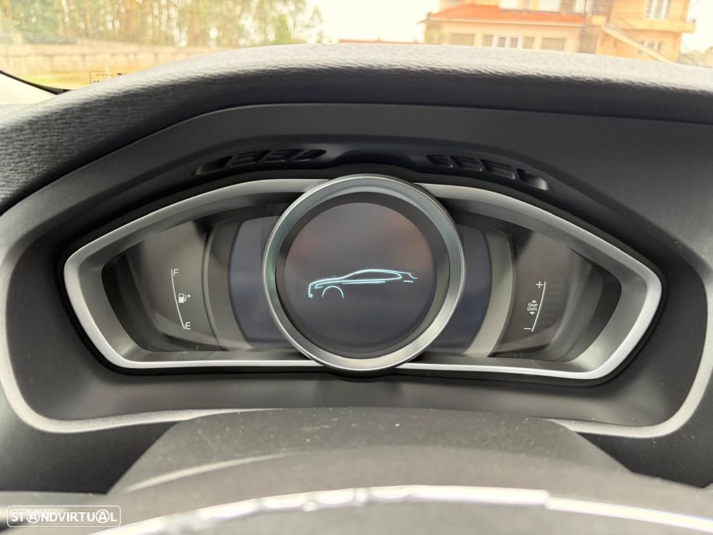 Volvo V40 Cross Country D2 Momentum - 56