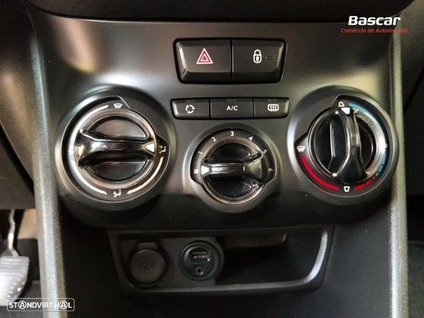 Peugeot 2008 1.6 e-HDi Allure - 32
