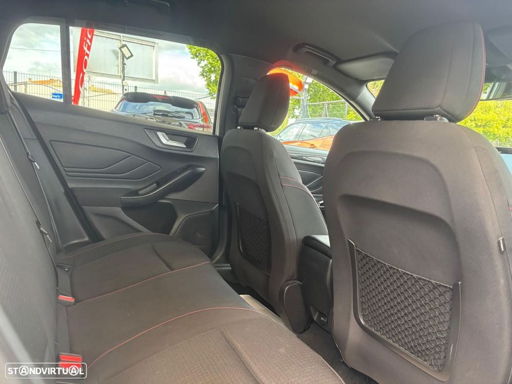 Ford Focus SW 1.5 TDCi ST-Line - 41