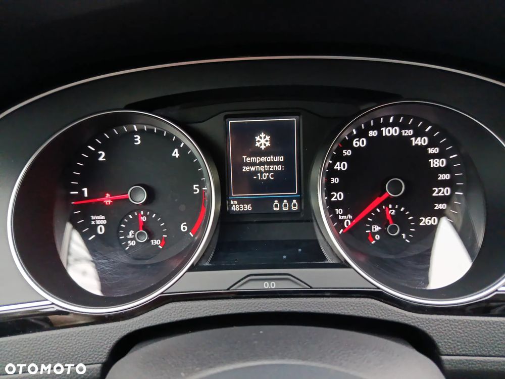 Volkswagen Passat 2.0 TDI SCR DSG - 19