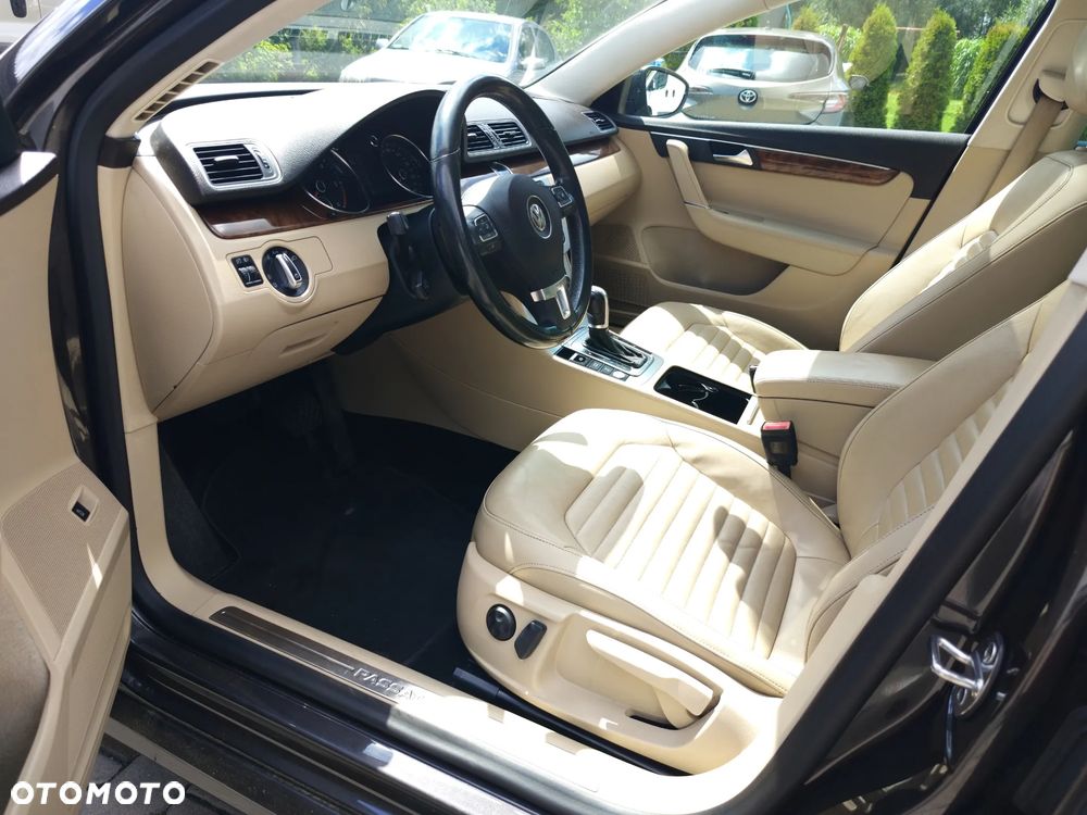Volkswagen Passat 2.0 TDI DPF Highline DSG - 13