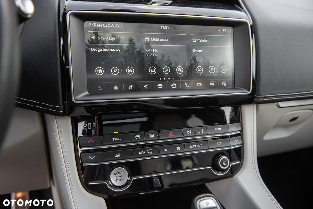Jaguar F-Pace 5.0 V8 P550 AWD SVR - 24