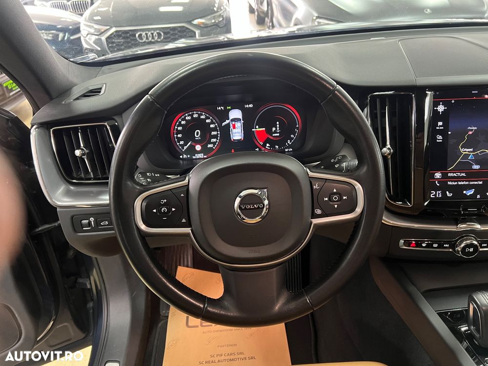 Volvo XC 60 T8 Twin Engine AWD Momentum Pro - 25