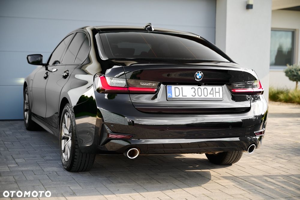BMW Seria 3 330e Sport Line sport - 12