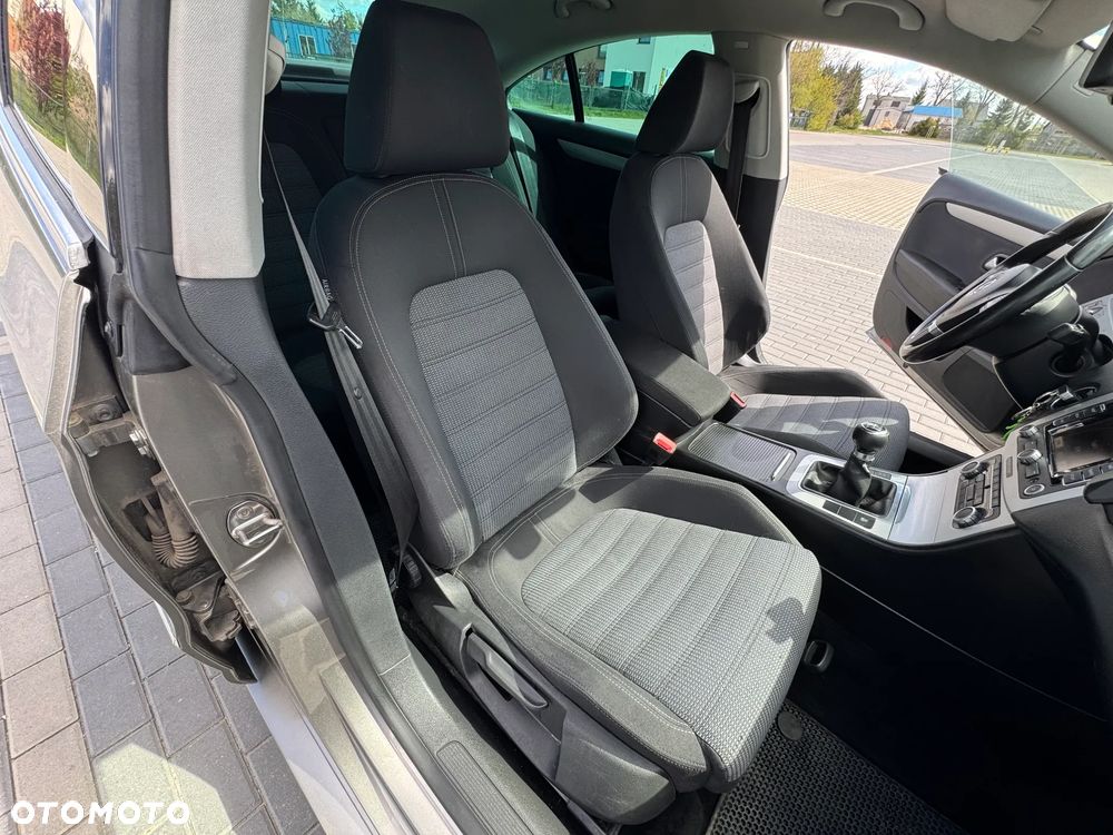 Volkswagen Passat CC - 17