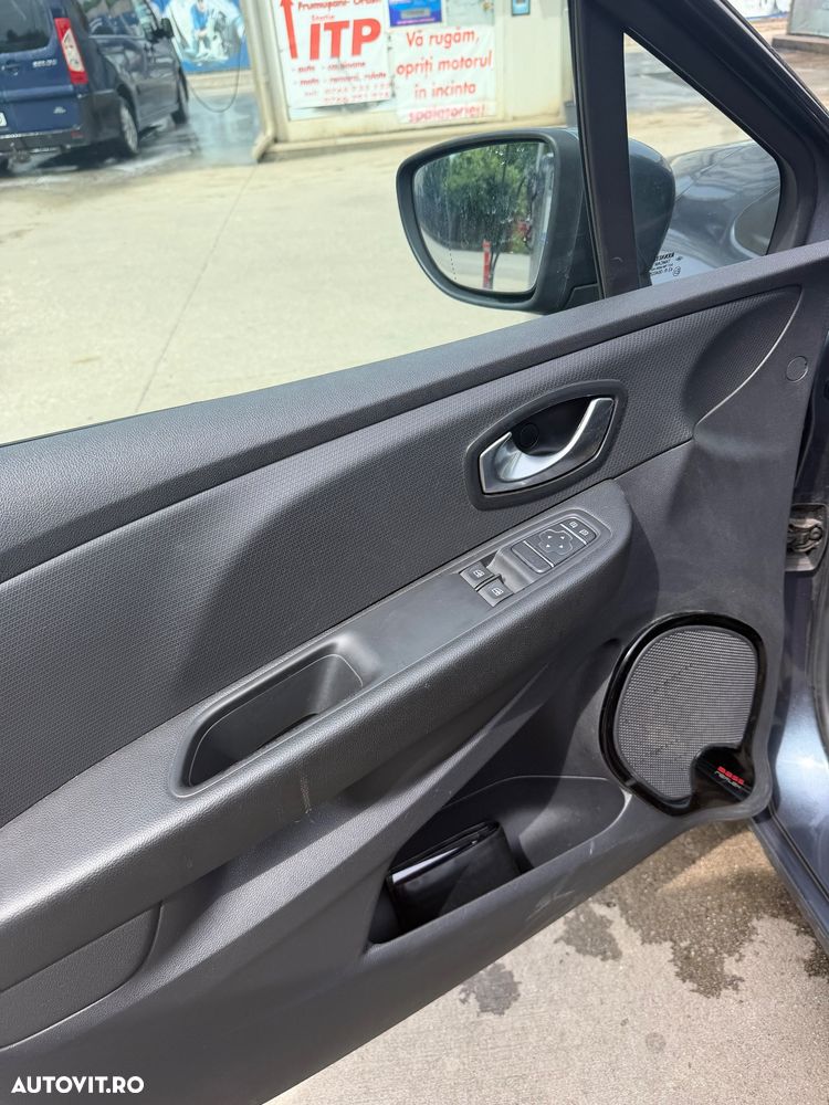 Renault Clio - 8