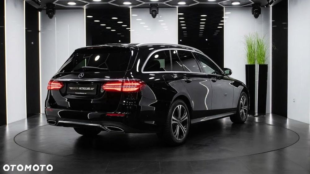 Mercedes-Benz Klasa E 220 d mHEV 4-Matic Avantgarde 9G-Tronic - 6