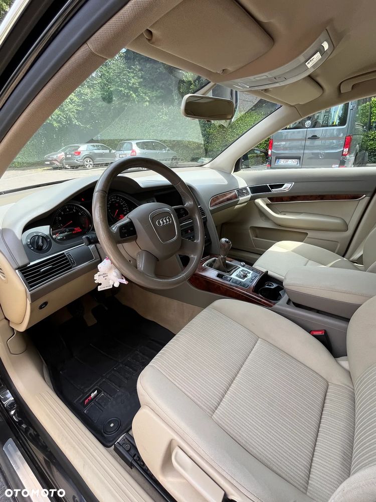 Audi A6 Limousine 2.4 - 6