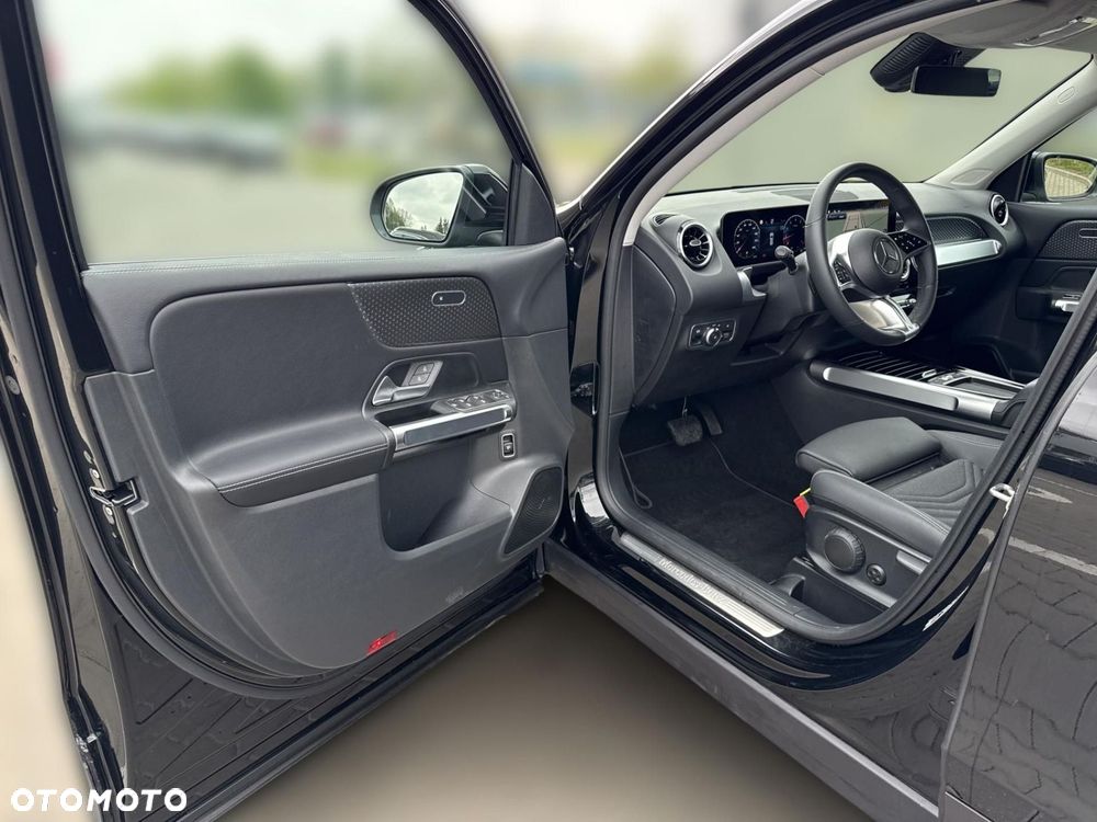 Mercedes-Benz GLB - 10