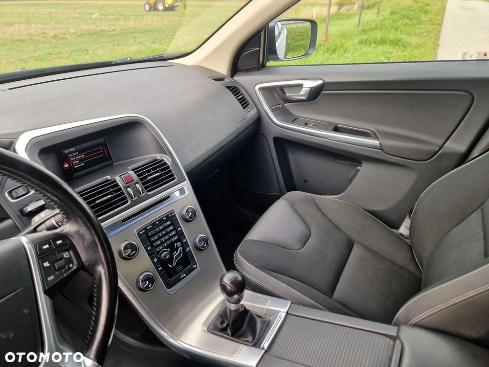 Volvo XC 60 DRIVe Momentum - 24