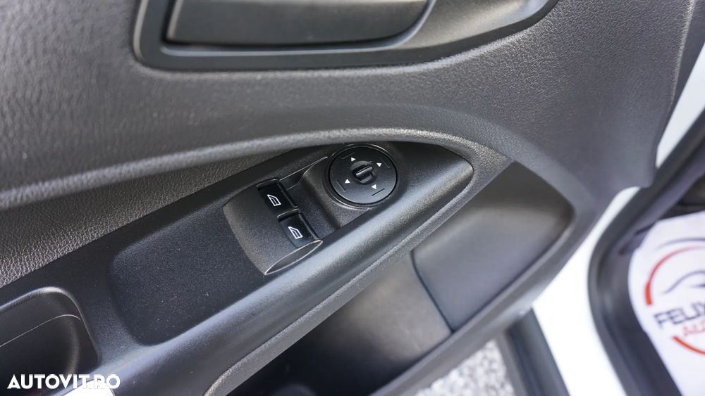 Ford Transit Connect - 14