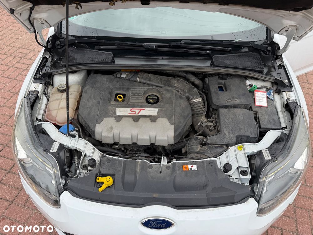 Ford Focus 2.0 EcoBoost ST - 12