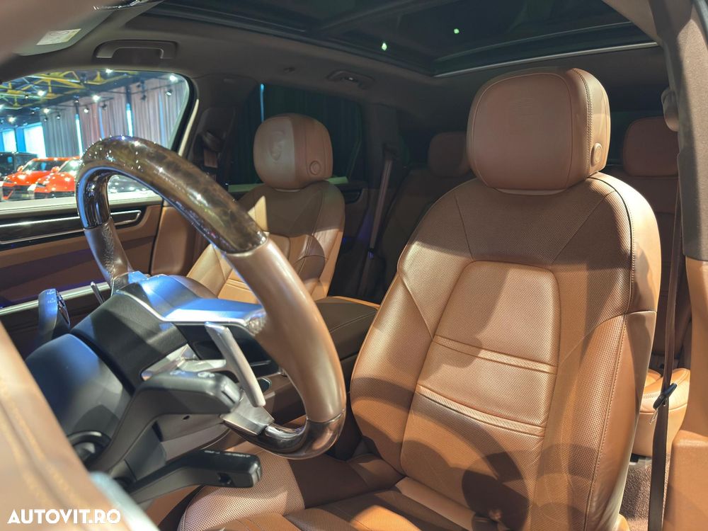 Porsche Cayenne S - 24