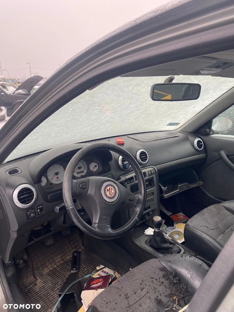 A187/MG Rover 45 lift - 2