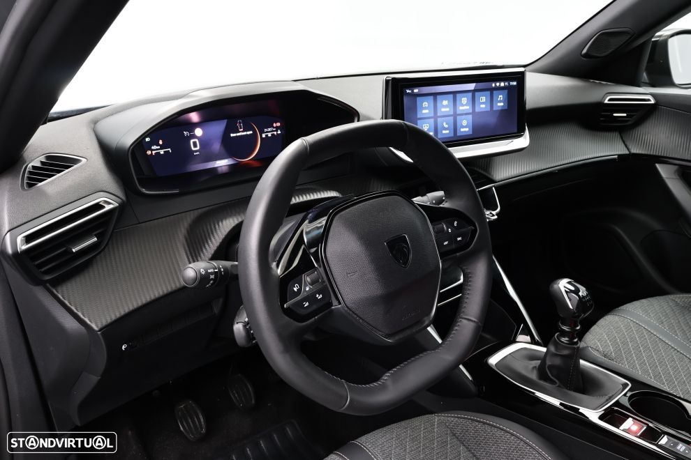 Peugeot 2008 1.2 PureTech Allure - 21
