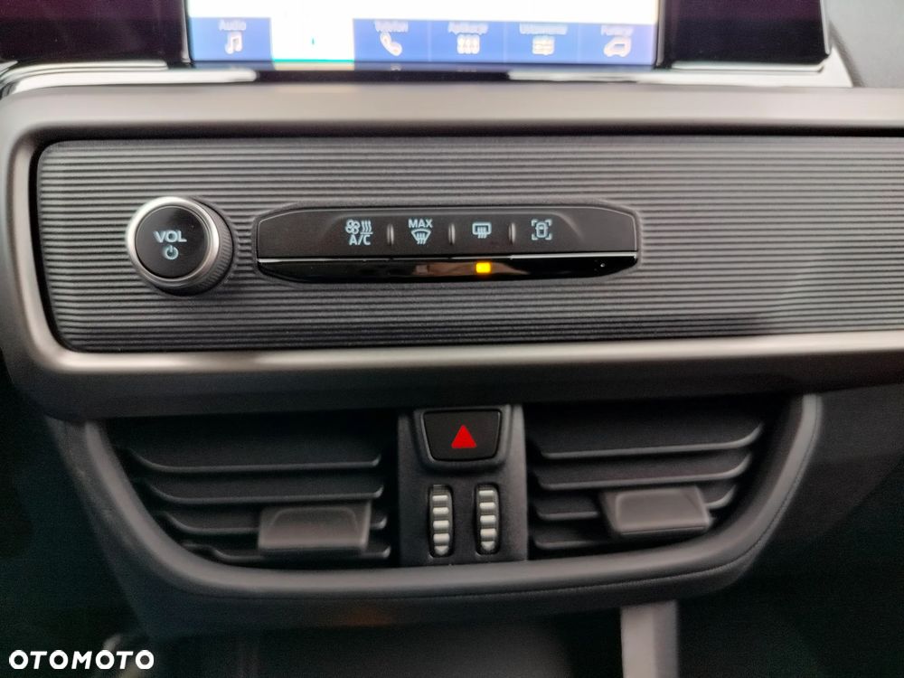 Ford Transit Courier - 15