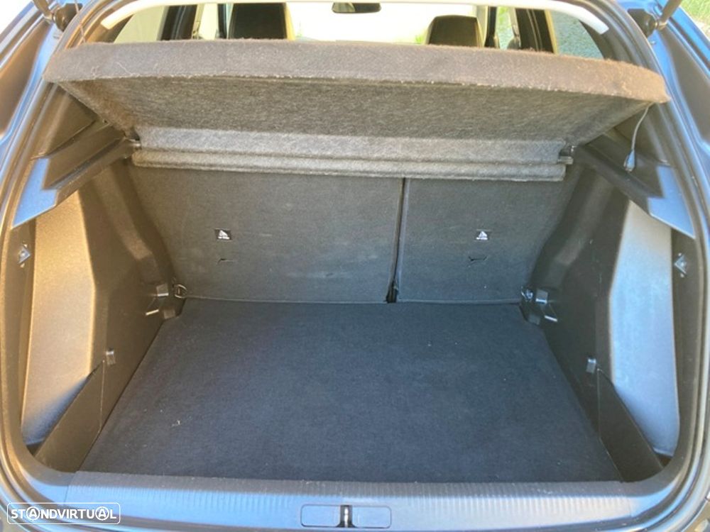 Peugeot 2008 1.2 PureTech Allure Pack - 32