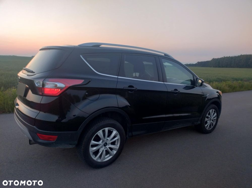 Ford Kuga 1.5 EcoBoost 4x4 Titanium - 4