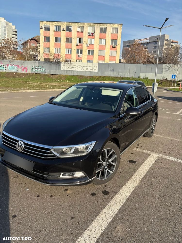 Volkswagen Passat - 1