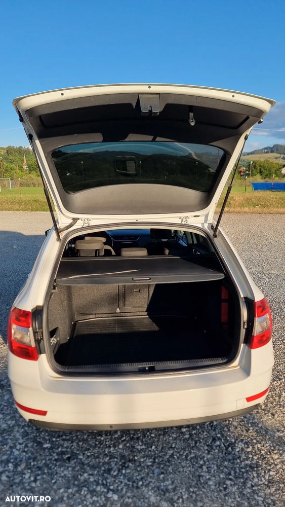 Skoda Octavia 1.6 TDI Ambition - 8