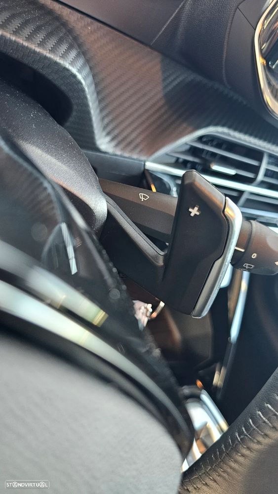 Peugeot 208 1.2 Hybrid Allure e-DCS6 - 47
