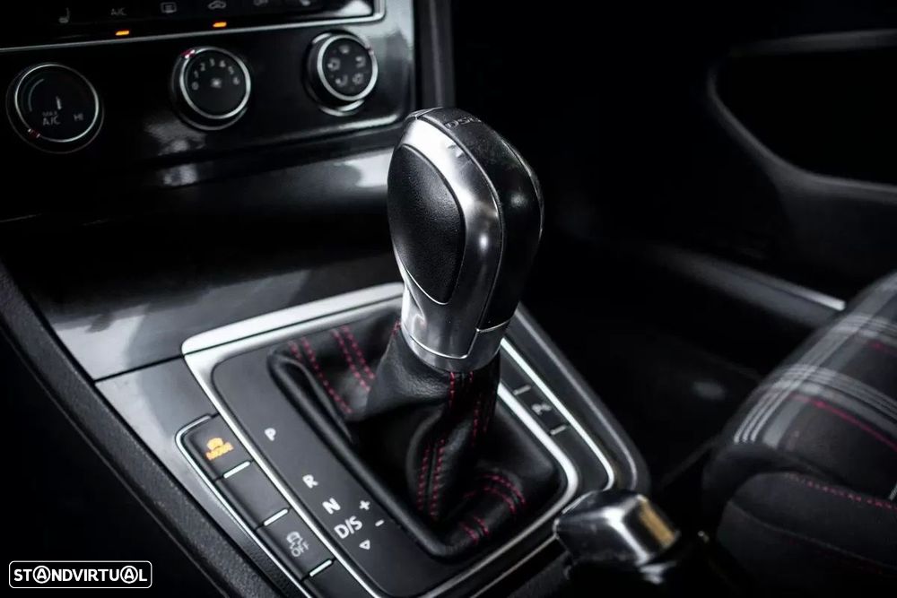 VW Golf 2.0 TSi GTi DSG - 22