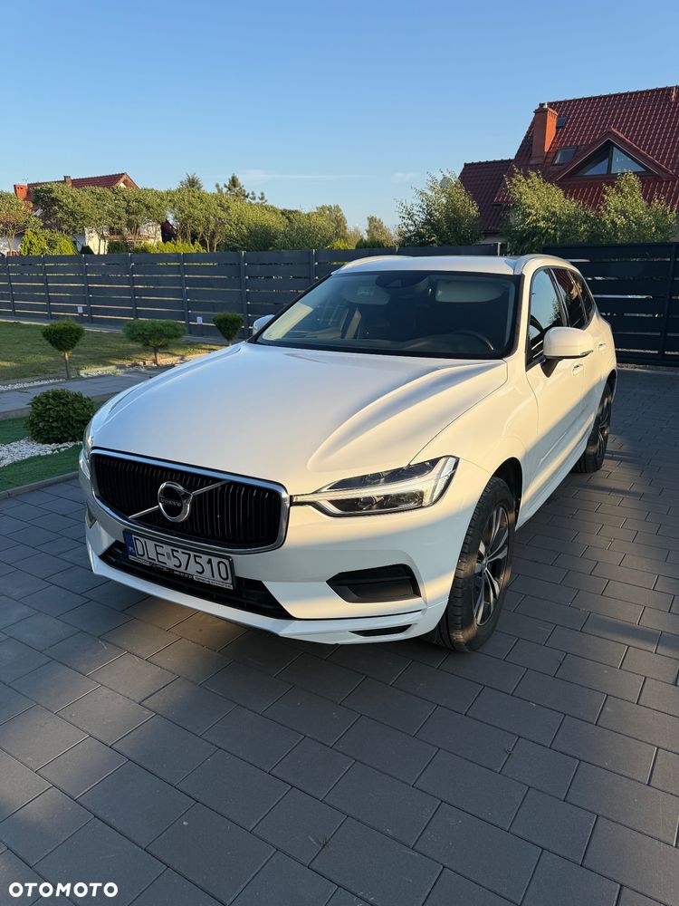 Volvo XC 60 B4 D AWD Momentum - 2