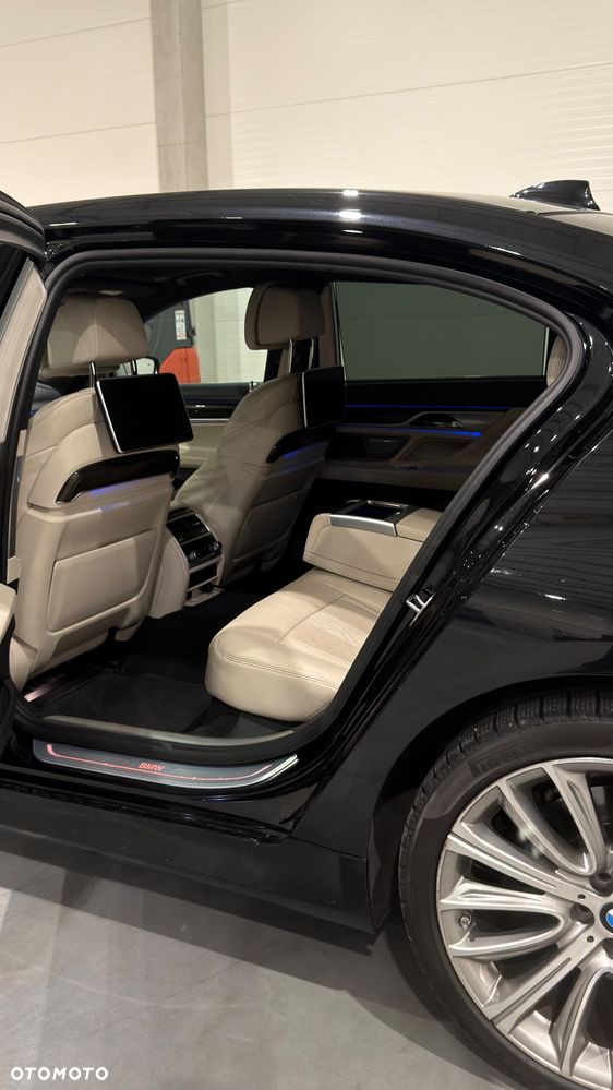 BMW Seria 7 740Ld xDrive - 24