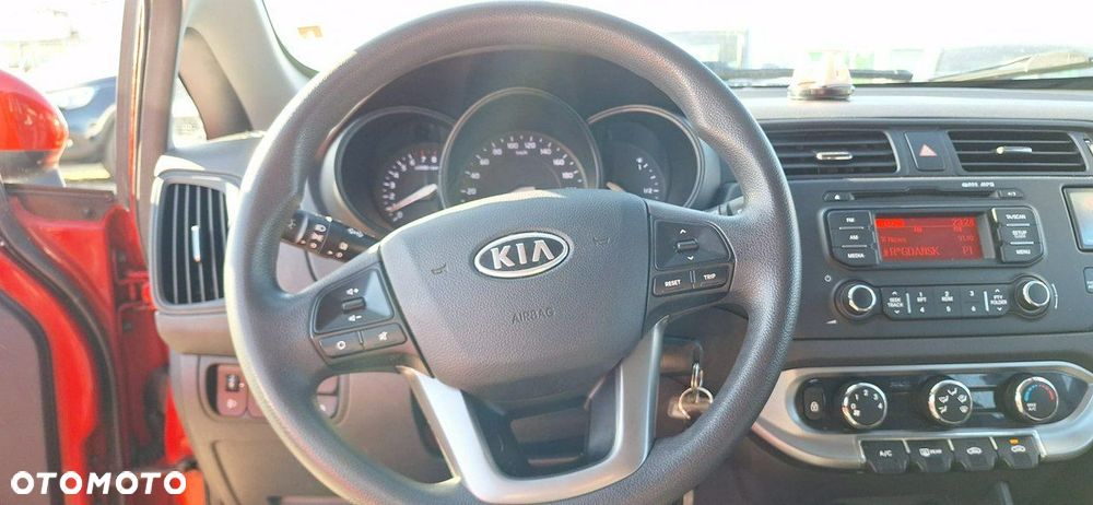Kia Rio - 14