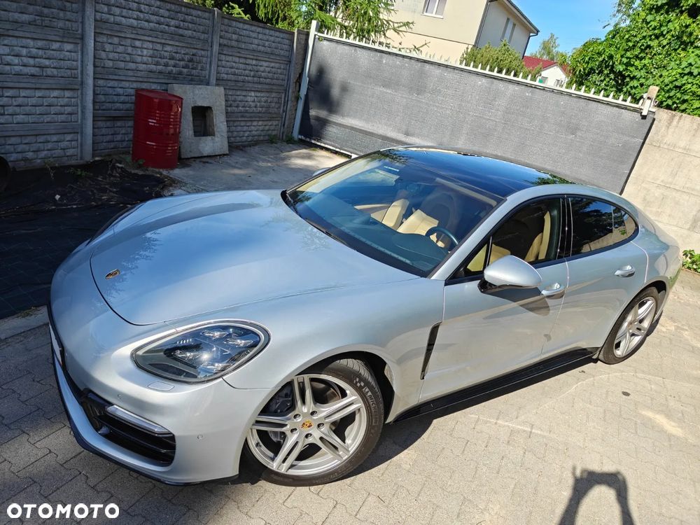 Porsche Panamera 4 - 4