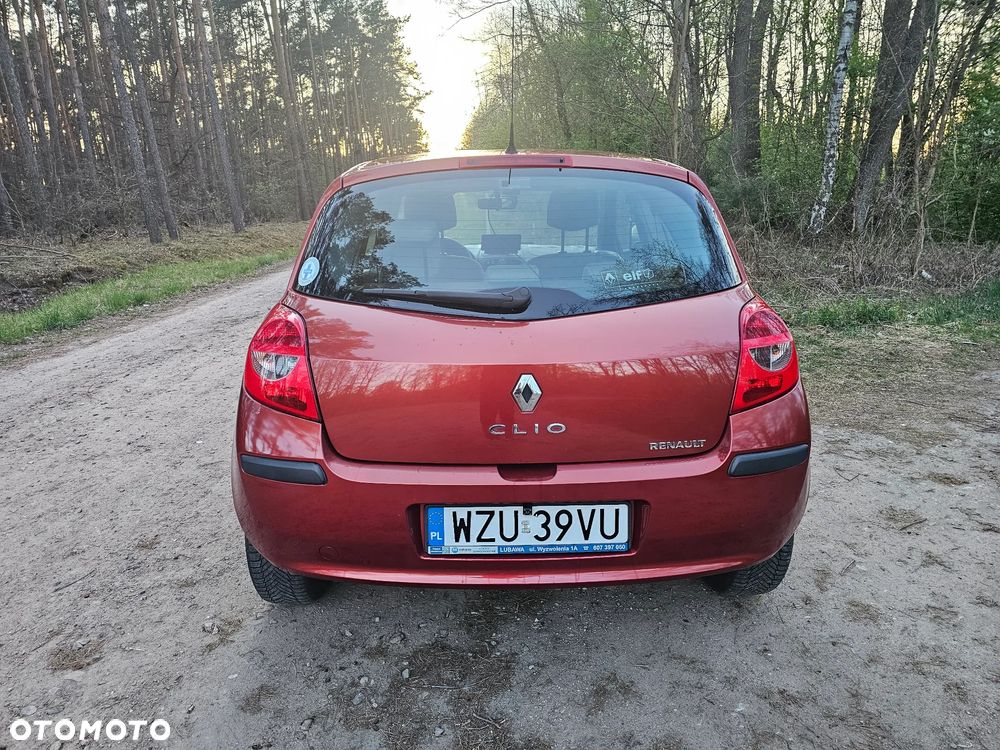 Renault Clio - 16