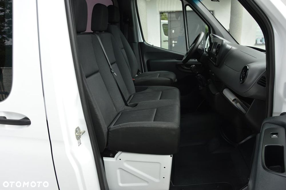 Mercedes-Benz Sprinter - 22