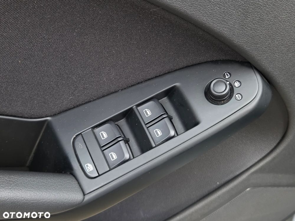 Audi A4 Avant 2.0 TDI DPF Ambiente - 33