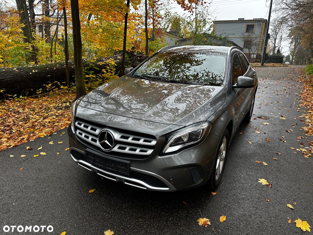 Mercedes-Benz GLA 180 7G-DCT - 1