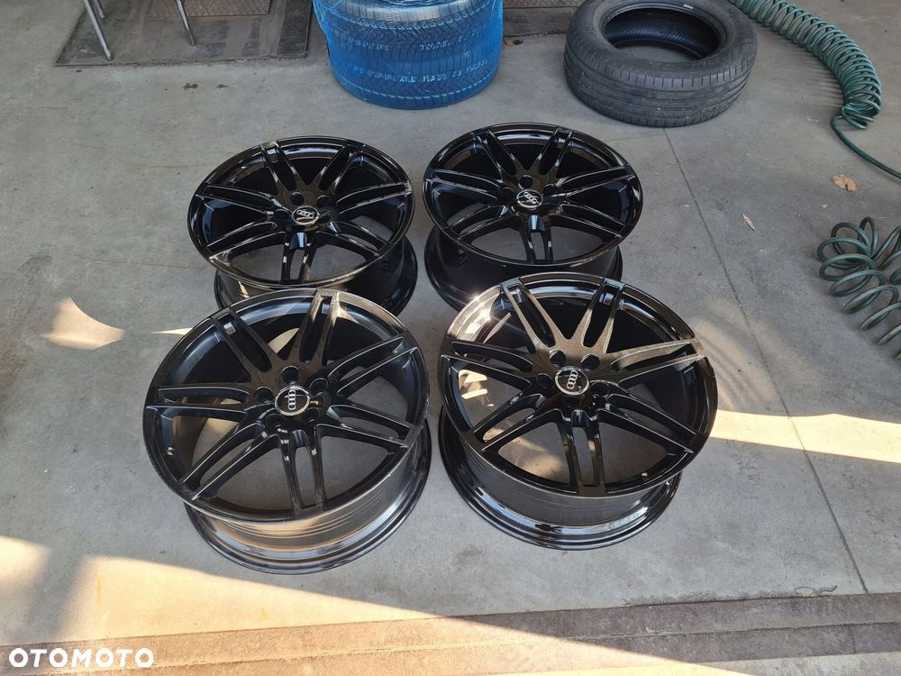 4x Felgi Aluminiowe AUDI Q5 SQ5 5x112 8,5x20 ET33 Oryginał Nowe 8R0601025R