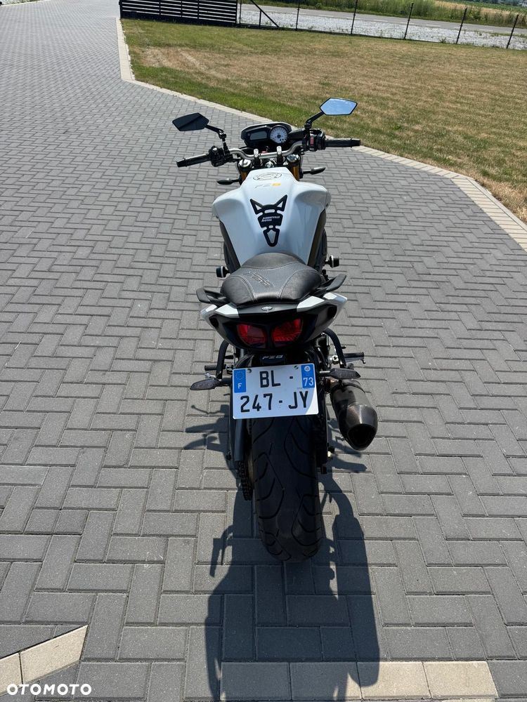 Yamaha FZ8 - 7