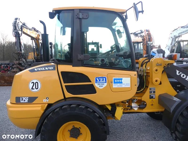 Volvo L25F / Z Niemiec / WAGA / Super Stan / - 19