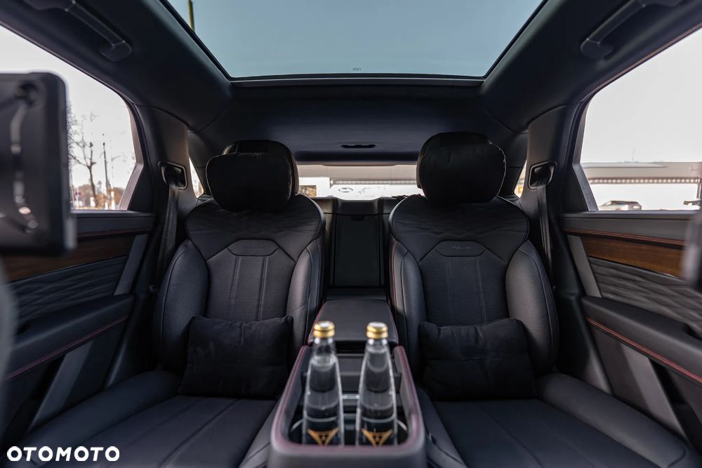 Bentley Bentayga EWB Azure - 39