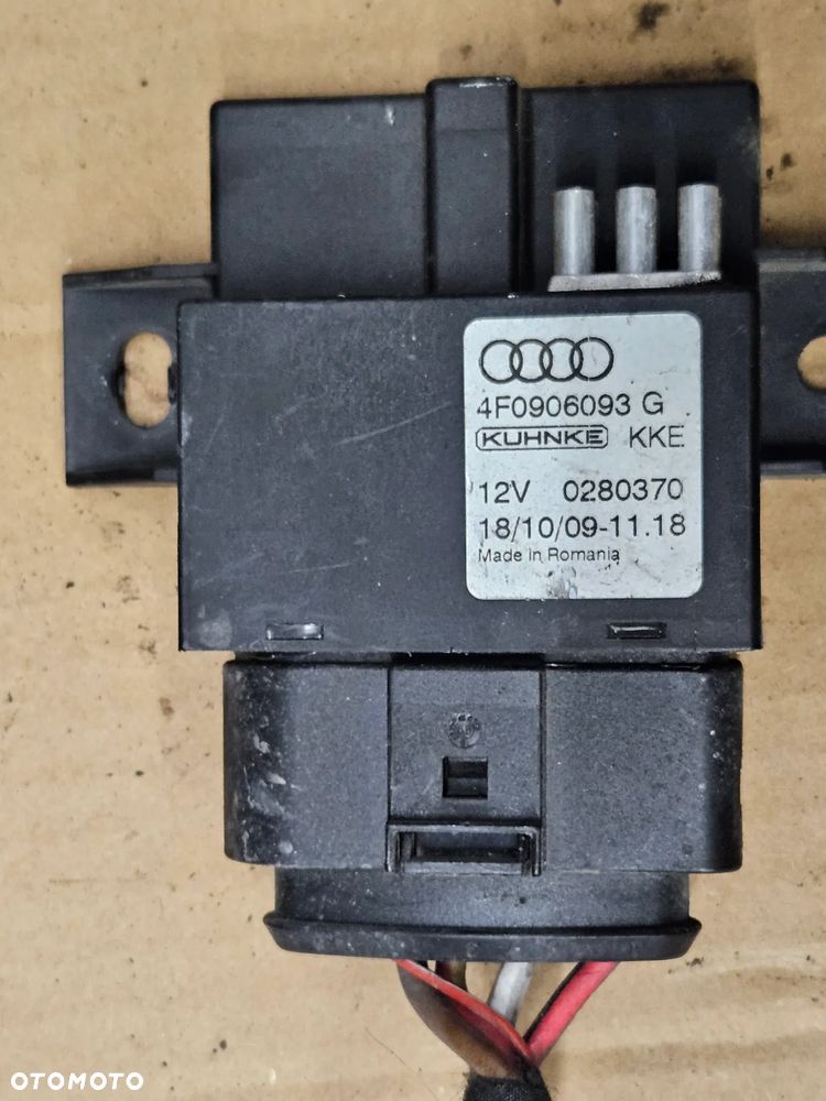 Audi A4 B8 A6 C6 2.0 1.8 2.0 3.0 3.2 FSI TFSI moduł sterownik pompy paliwa  4F0906093G 8K0906093D  4F0906093L - 4