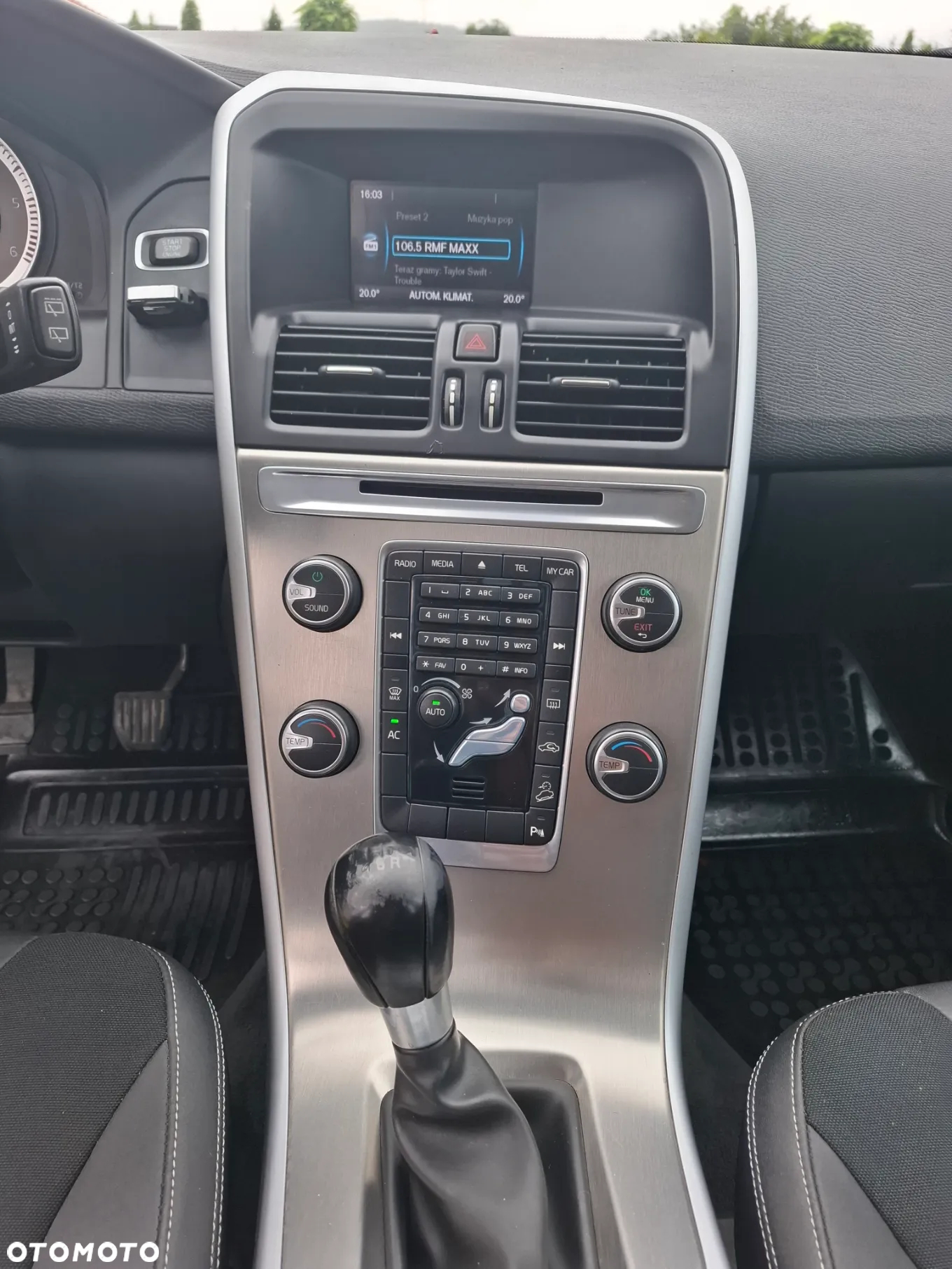Volvo XC 60 D5 AWD Momentum - 6