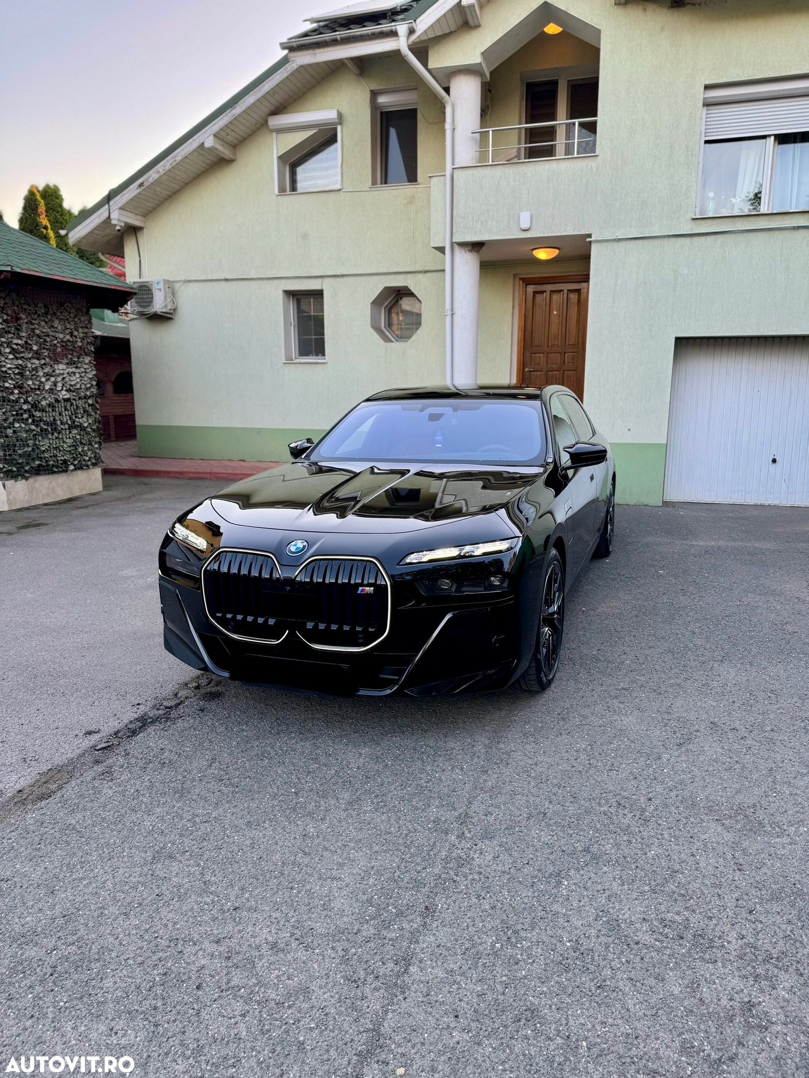 BMW M7 M760e xDrive AT PHEV - 9