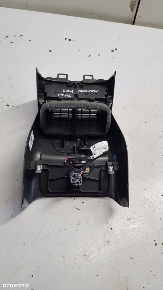 kratka nawiewu tył Ford Mondeo MK5 - 4