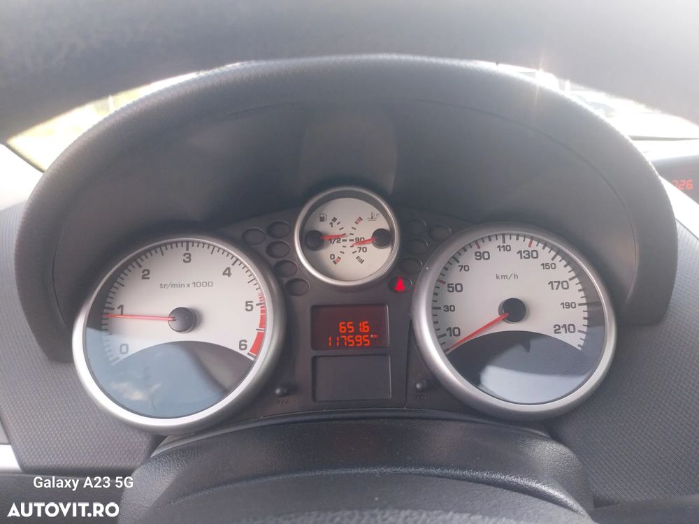 Peugeot 207 1.4 HDI Trendy - 9
