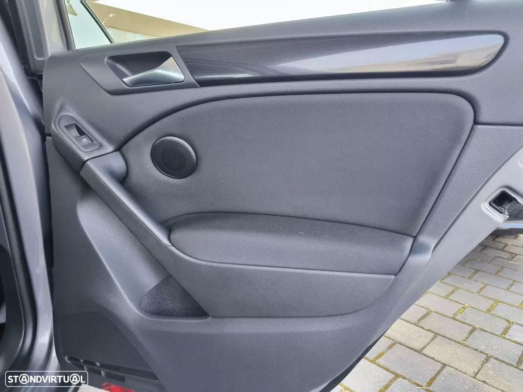 VW Golf 1.6 TDi Confortline DSG - 55