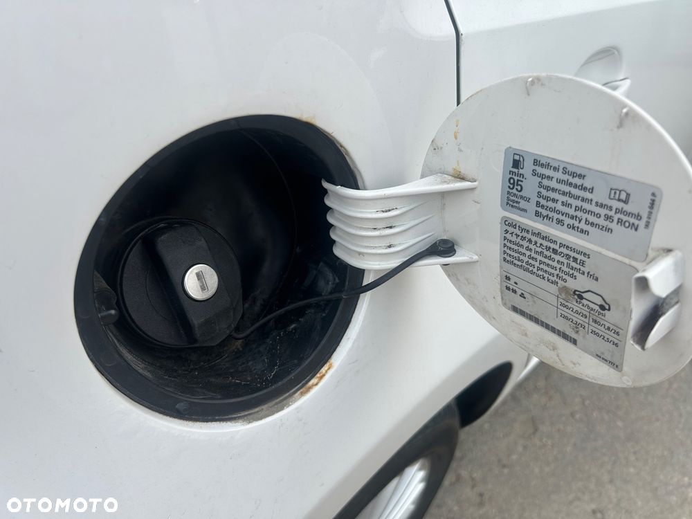 Volkswagen up! 1.0 high - 12