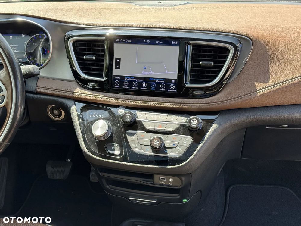 Chrysler Pacifica - 13