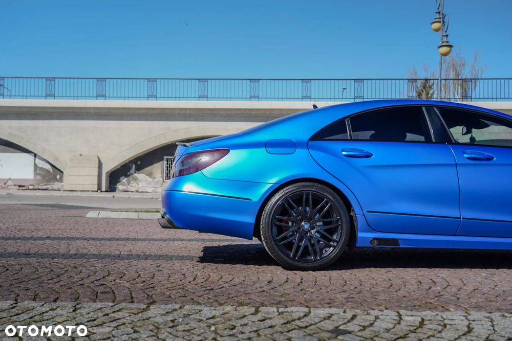 Mercedes-Benz CLS 350 CDI 4-Matic BlueEff - 21