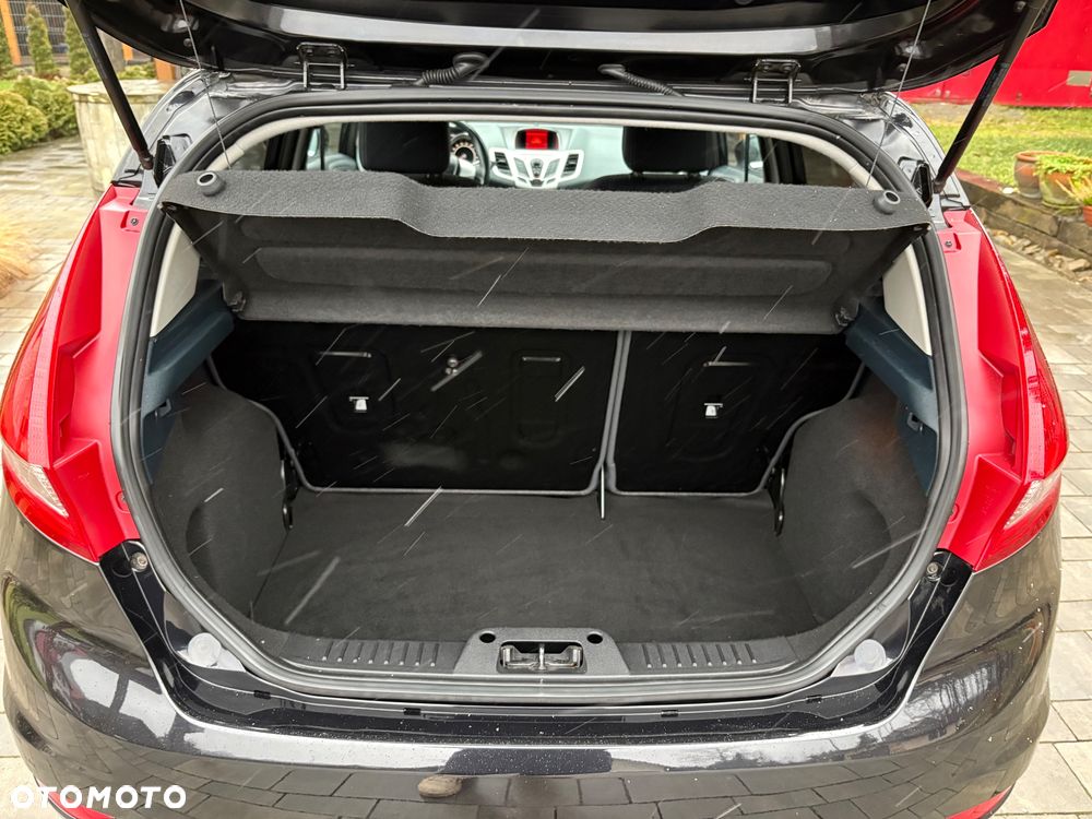 Ford Fiesta 1.6 TDCI Champions Edition - 25