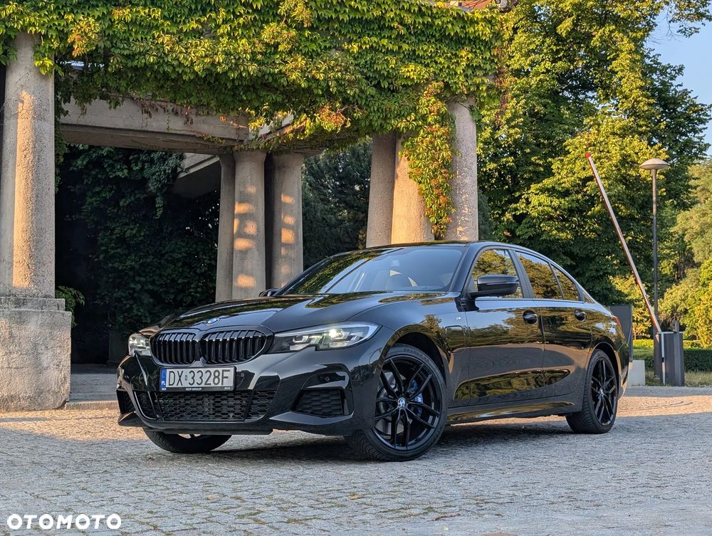 BMW Seria 3 330e M Sport - 1